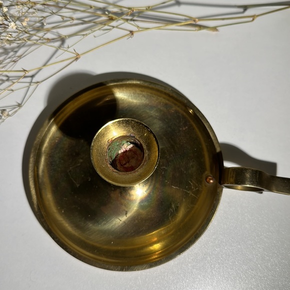 Vintage Brass Chamberstick Fingerloop Canndle Holder - Picture 5 of 6